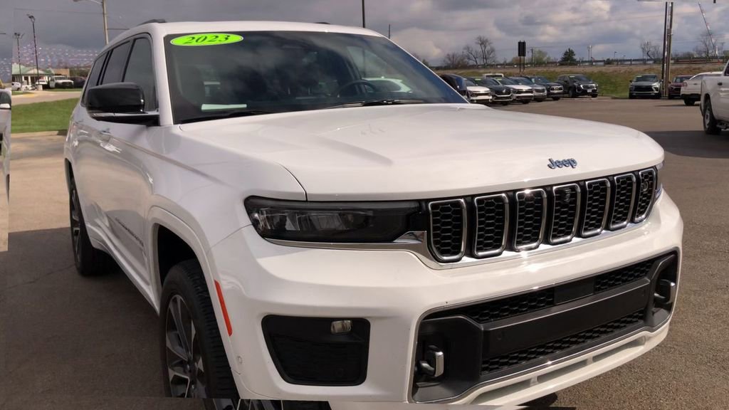 Used 2023 Jeep Grand Cherokee L Overland w/ Advanced Protech Group III AWD/4WD video 3