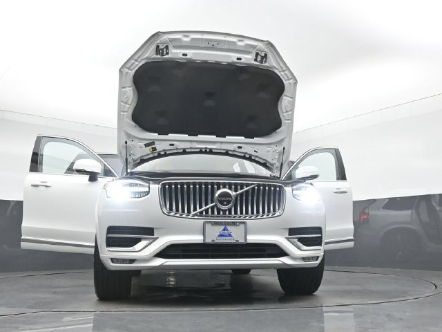 Used 2024 Volvo XC90 B6 Ultimate w/ Protection Package AWD/4WD image 55