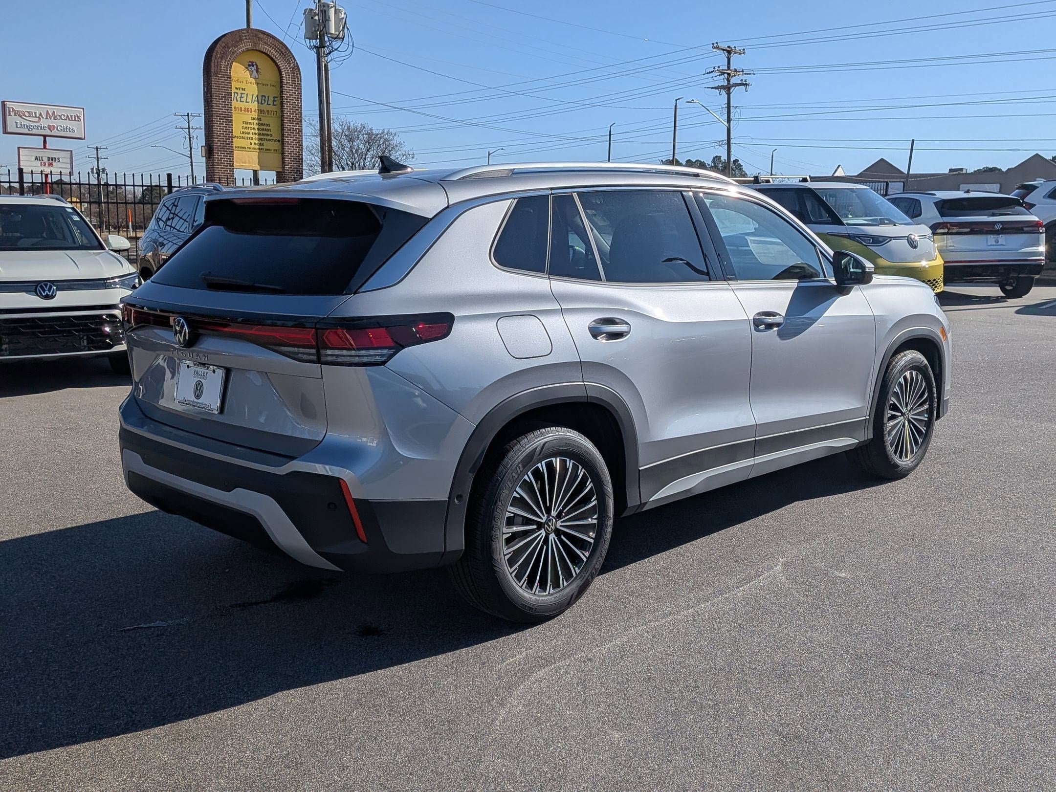 New 2026 Volkswagen Tiguan S FWD image 3