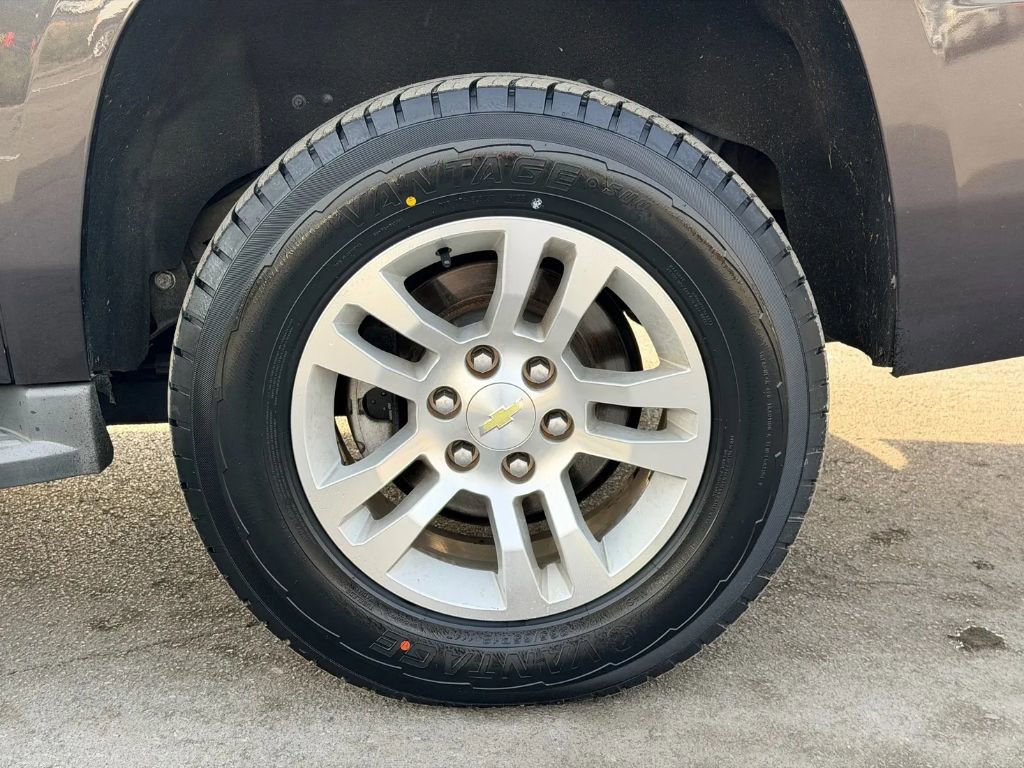 Used 2015 Chevrolet Suburban LT image 24