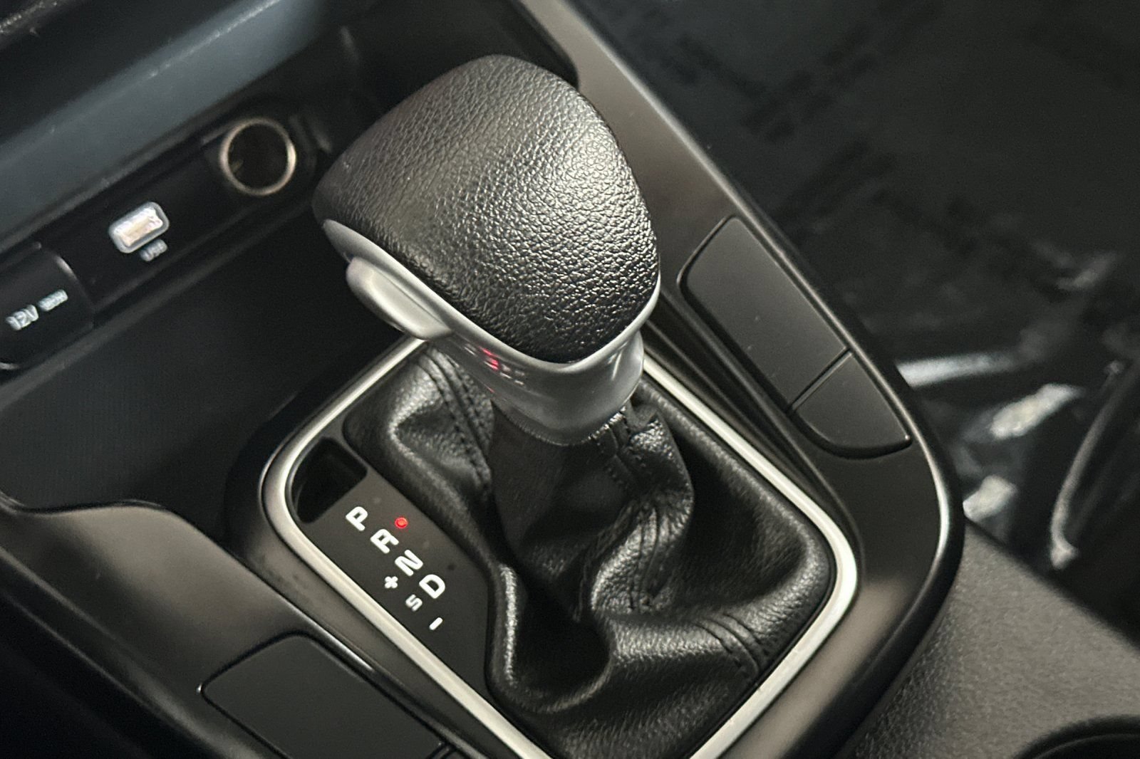 Used 2025 Kia Soul LX w/ LX Technology Package FWD image 22