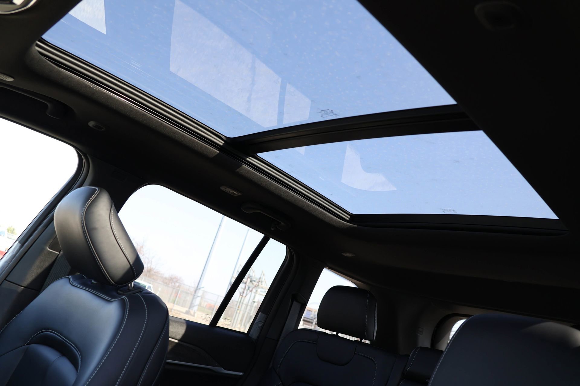 New 2025 Jeep Grand Cherokee Limited w/ Black Appearance Package image 15