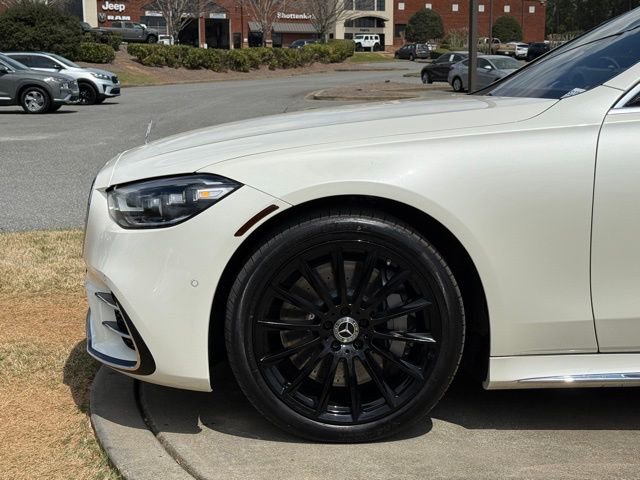 Used 2022 Mercedes-Benz S 580 4MATIC Sedan w/ AMG Line Package image 12