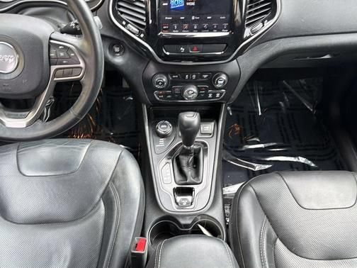 Used 2019 Jeep Cherokee Limited AWD/4WD image 10