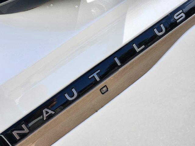 Certified 2024 Lincoln Nautilus Black Label AWD/4WD image 18
