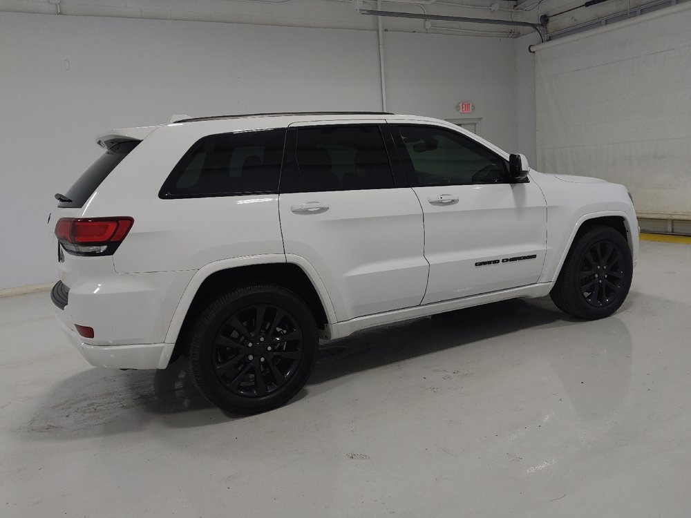 Used 2018 Jeep Grand Cherokee Altitude AWD/4WD image 10