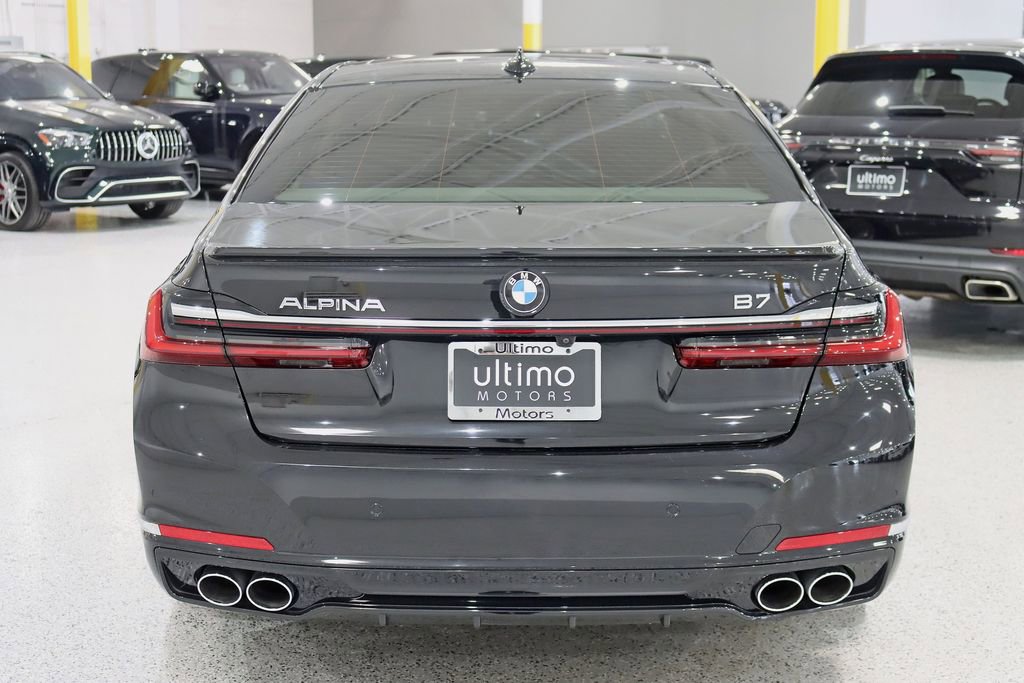 Used 2022 BMW ALPINA B7 xDrive w/ Luxury Rear Seating Package image 13