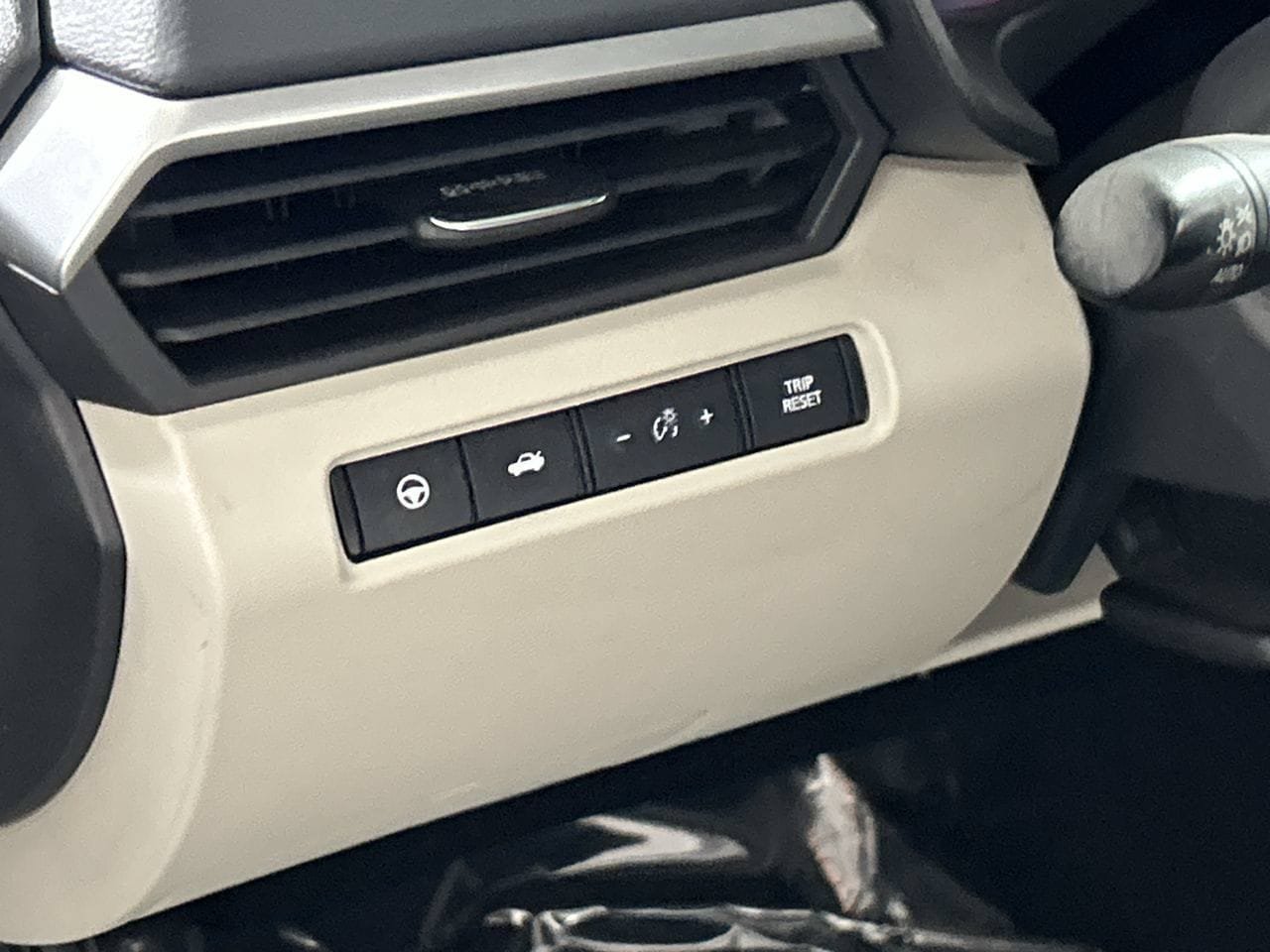 Used 2020 Nissan Altima 2.5 SV FWD image 13