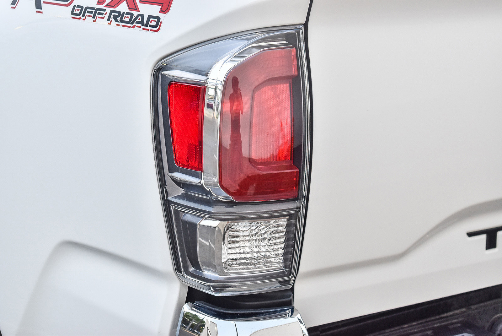 Used 2023 Toyota Tacoma TRD Off-Road image 8