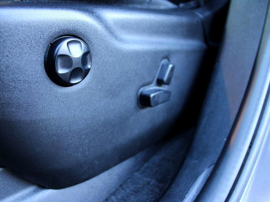 Used 2018 Jeep Grand Cherokee Altitude image 11