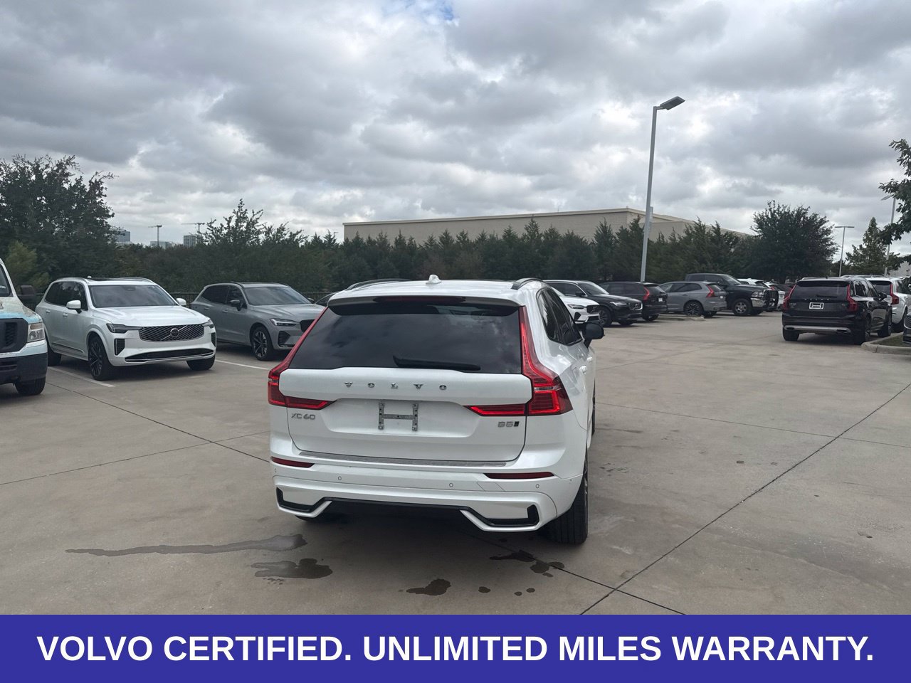 Certified 2024 Volvo XC60 B5 Plus w/ Protection Package Premier AWD/4WD image 15