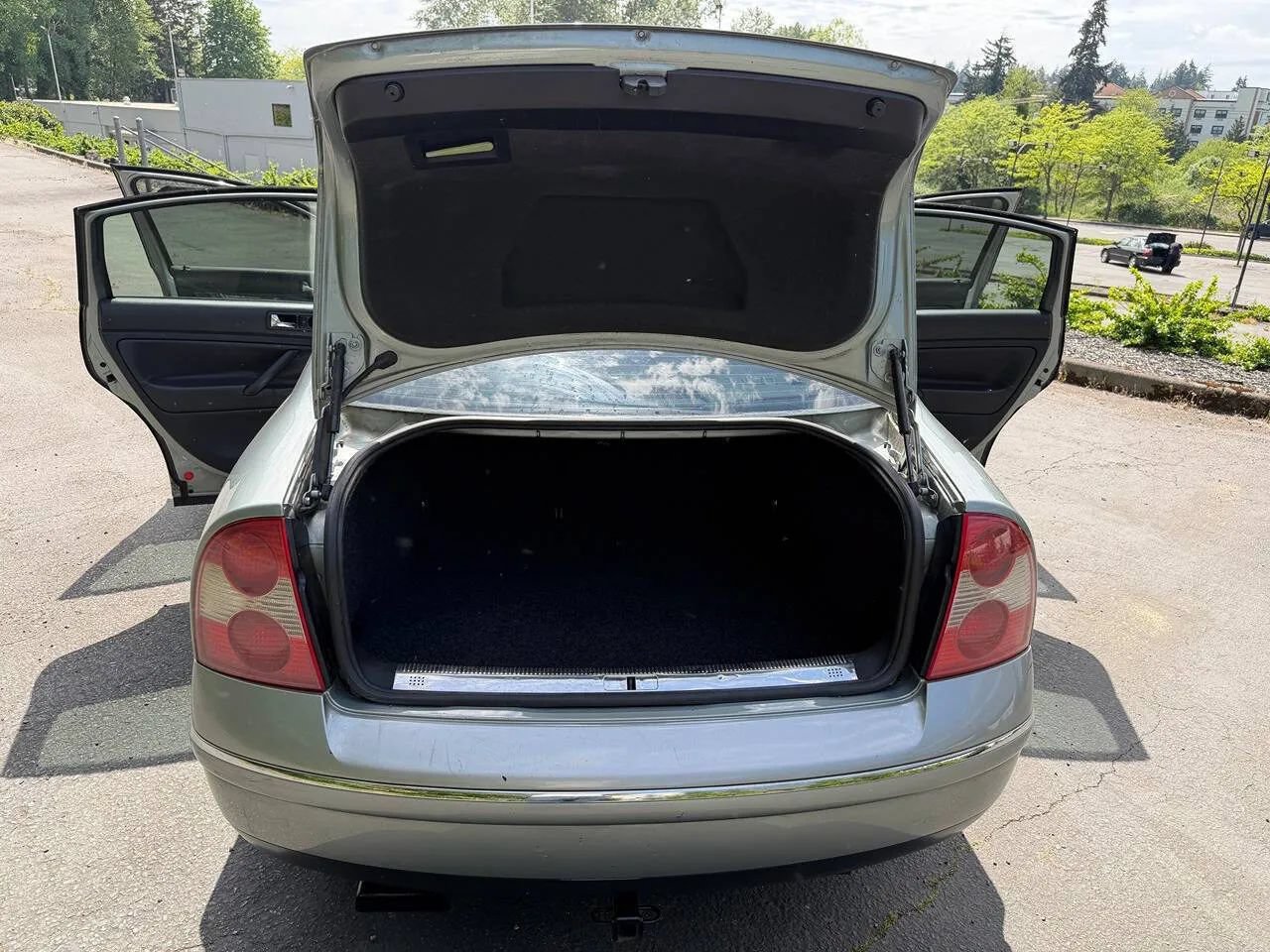 Used 2005 Volkswagen Passat GL FWD image 41