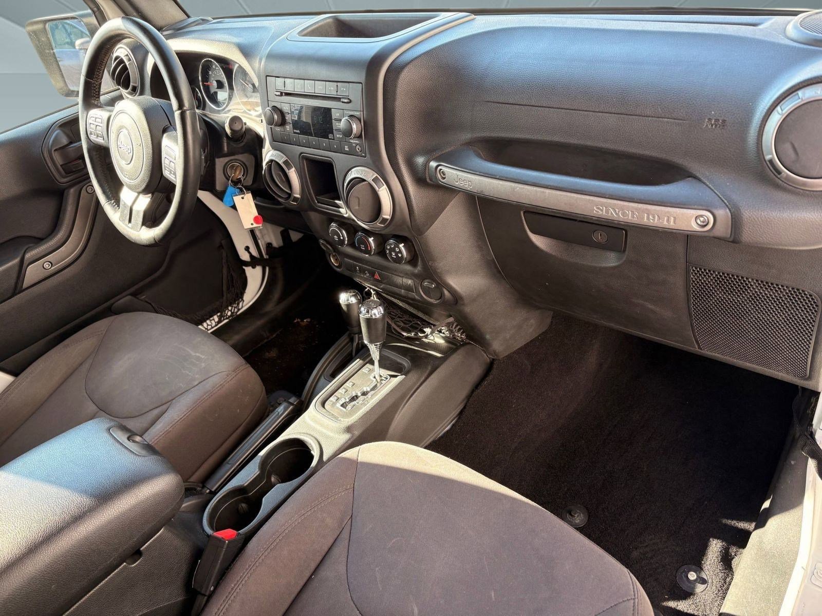 Used 2017 Jeep Wrangler Unlimited Sport w/ Connectivity Group image 27