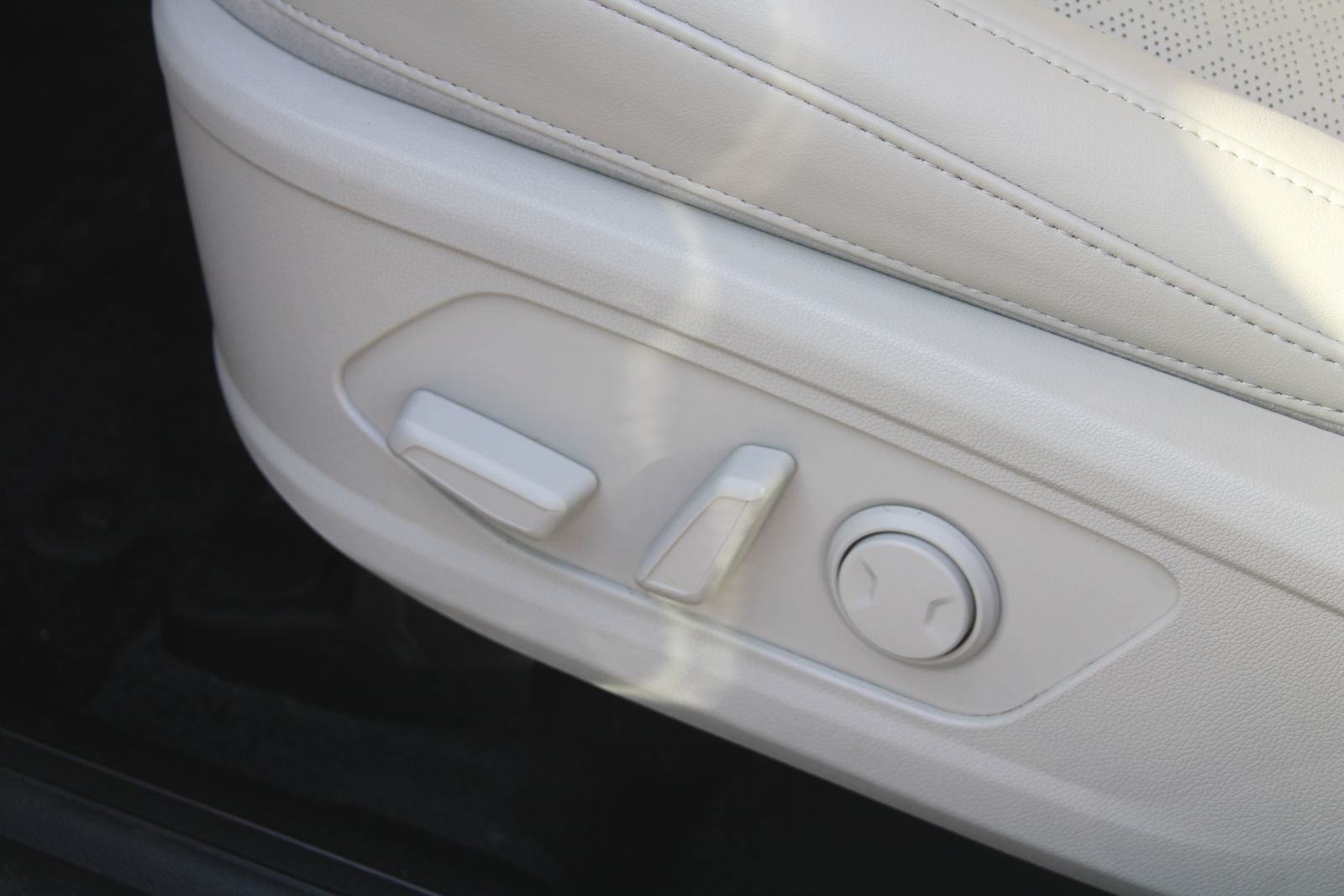 Certified 2023 Kia Sorento S w/ Panoramic Sunroof Package FWD image 23