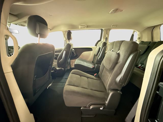 Used 2016 Dodge Grand Caravan American Value Package w/ UConnect Hands-Free Group image 22