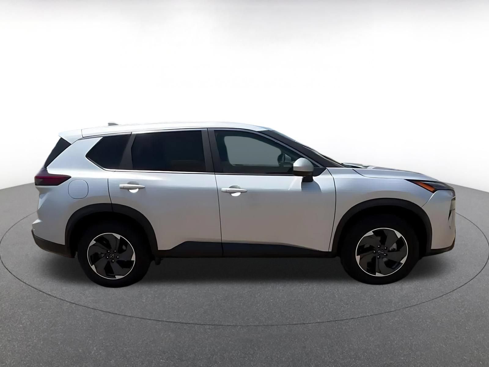 Used 2025 Nissan Rogue SV FWD image 15