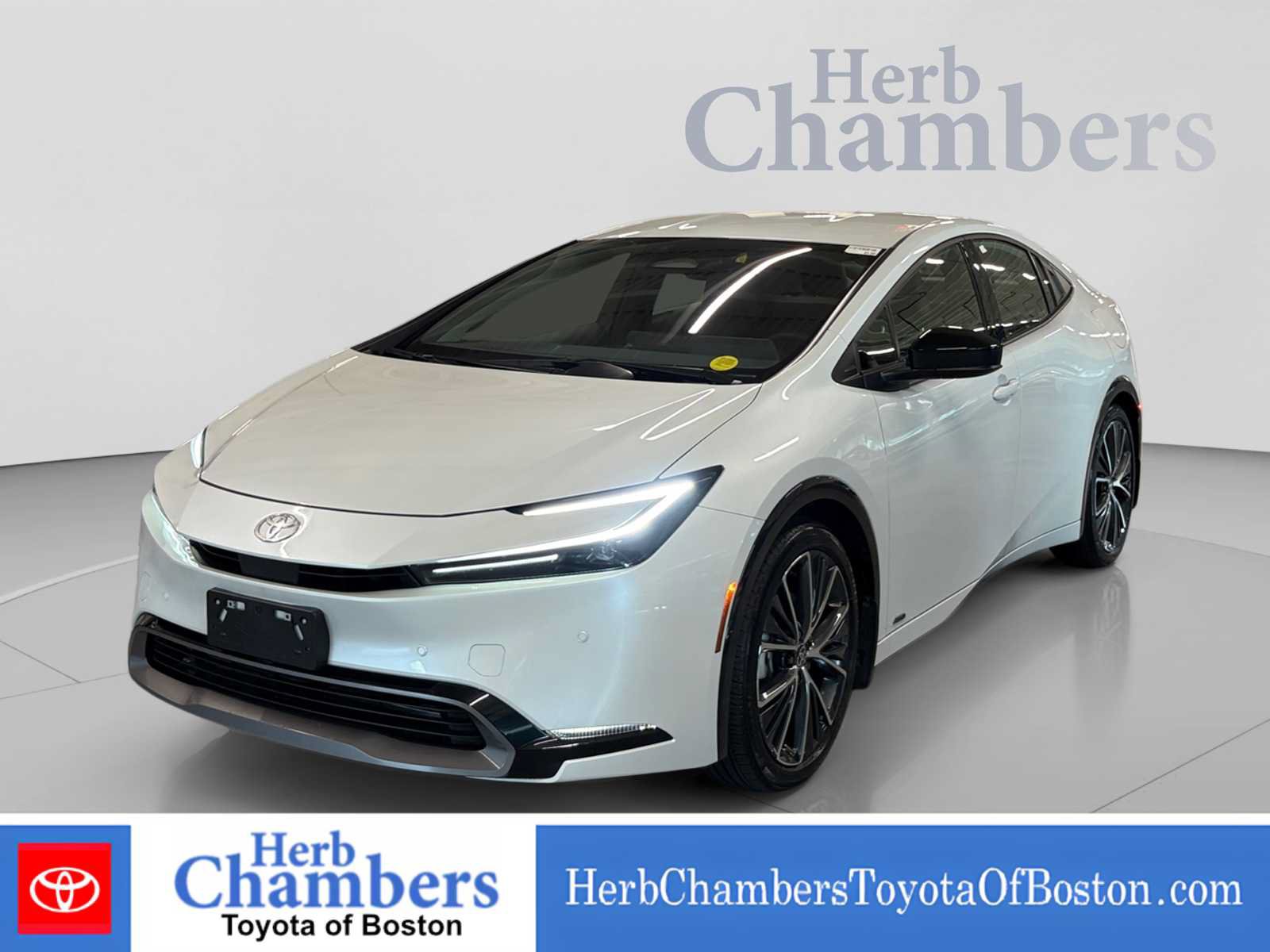 Used 2025 Toyota Prius XLE AWD/4WD image 8