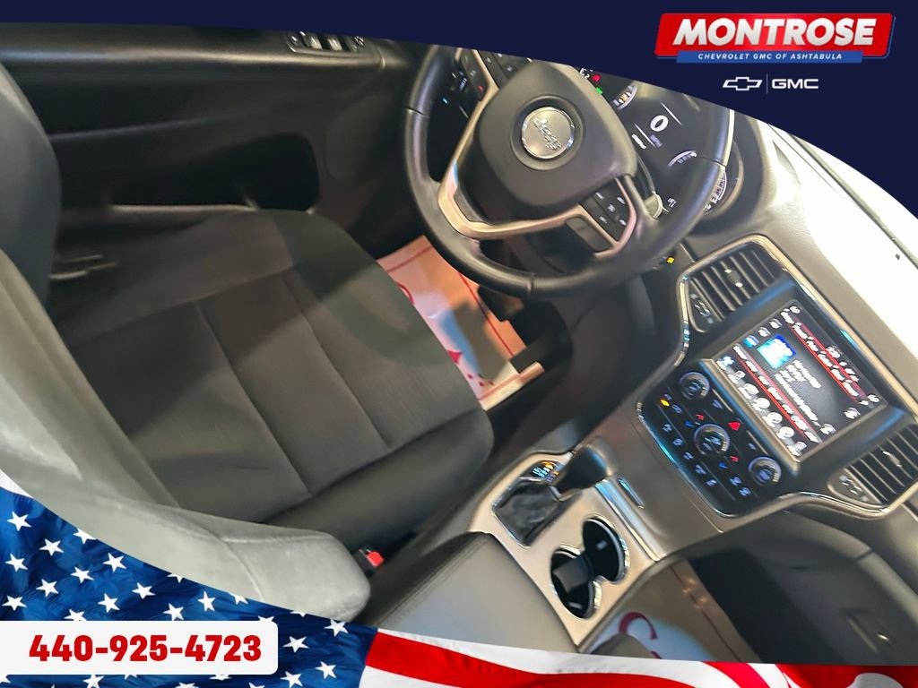 Used 2017 Jeep Grand Cherokee Laredo w/ Quick Order Package 23E AWD/4WD image 24