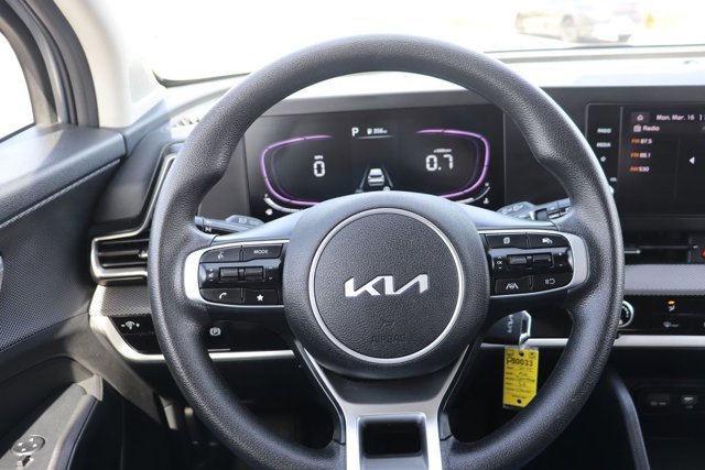 Used 2025 Kia Sportage LX image 16