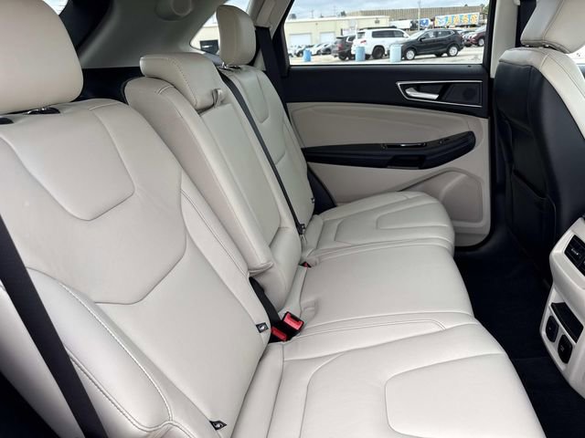 Used 2020 Ford Edge Titanium image 17