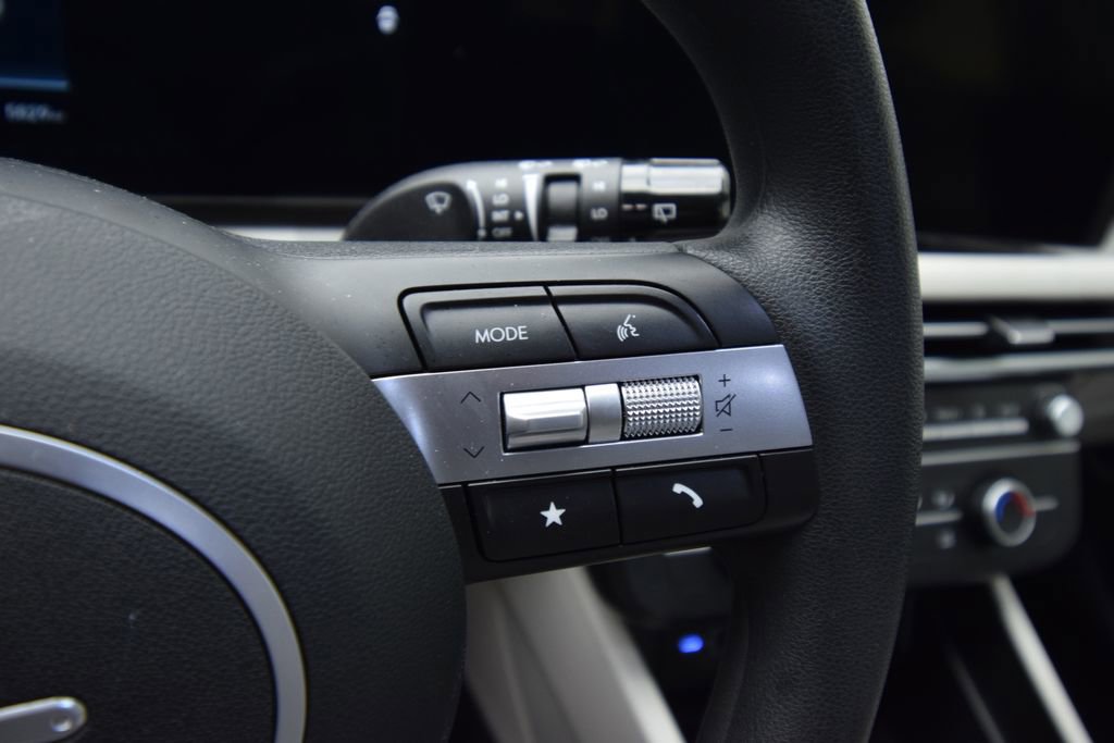 Used 2025 Hyundai Tucson SE image 29