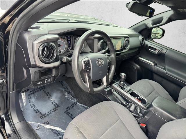 Used 2018 Toyota Tacoma TRD Sport w/ Technology Package image 11