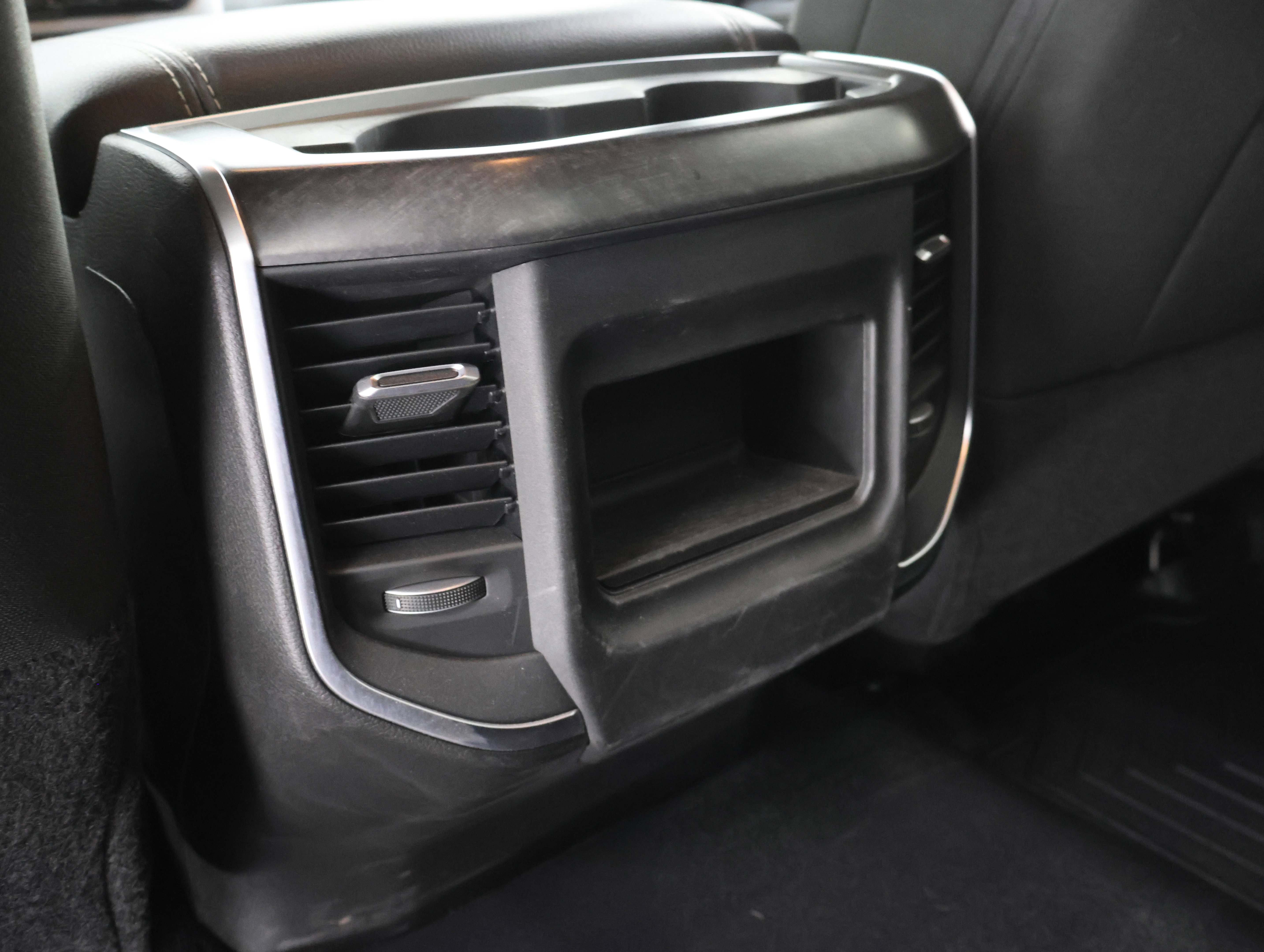 Used 2024 RAM 2500 Big Horn w/ Sport Appearance Package image 37