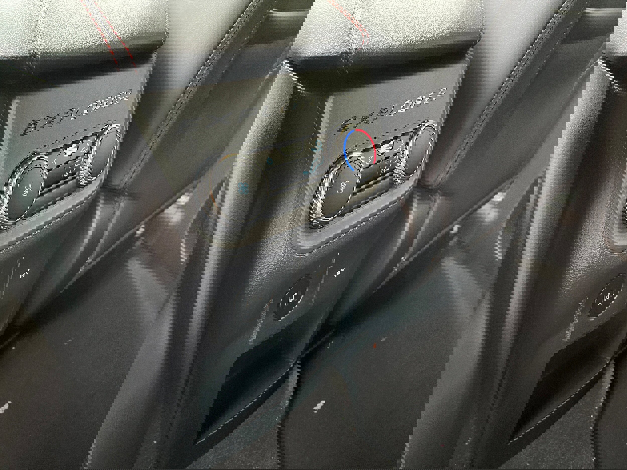 New 2026 Ford Explorer ST-Line w/ ST-Line Street Pack image 11