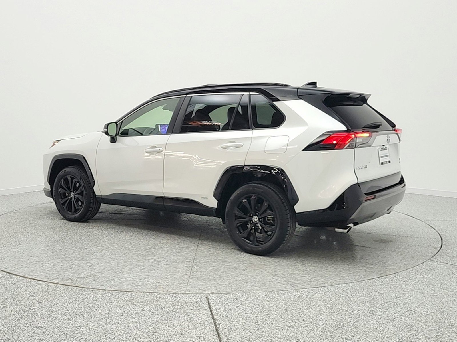 Used 2023 Toyota RAV4 XSE AWD/4WD image 8
