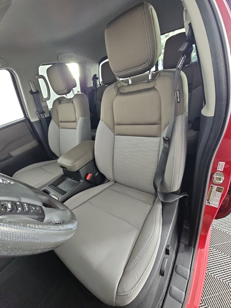 Used 2022 Nissan Frontier SV AWD/4WD image 29