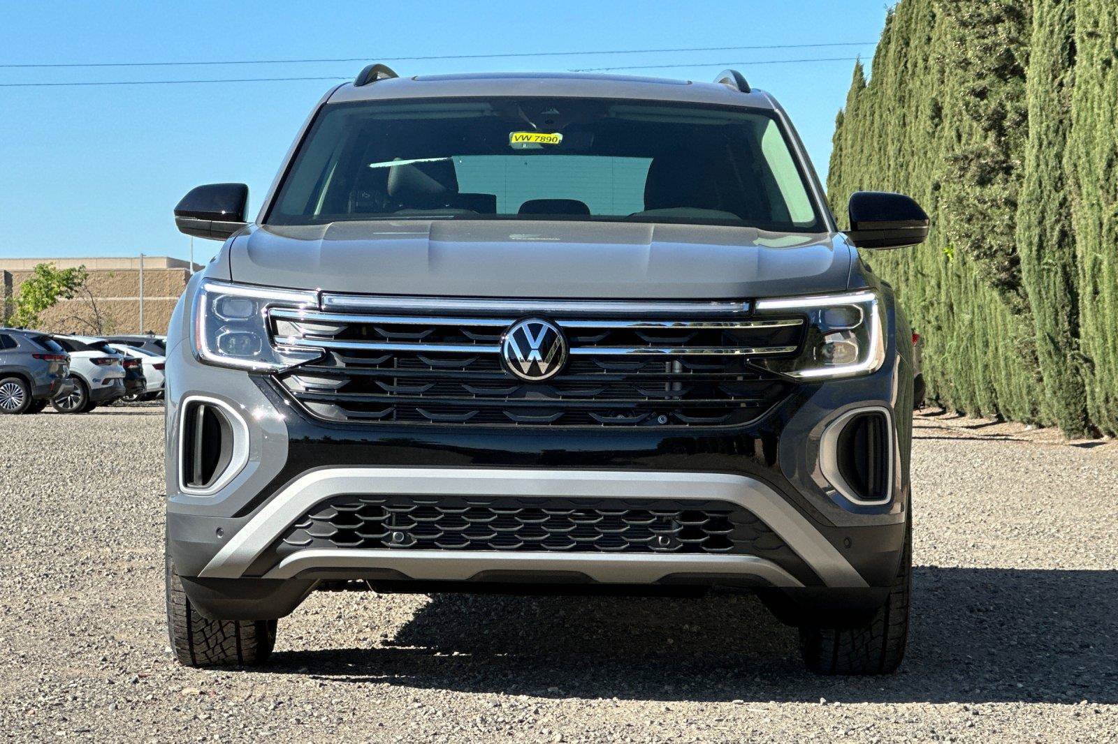 New 2026 Volkswagen Atlas Peak Edition AWD/4WD image 8