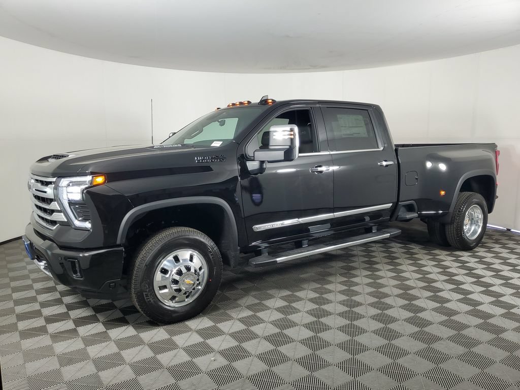 New 2026 Chevrolet Silverado 3500 High Country w/ Technology Package AWD/4WD image 8