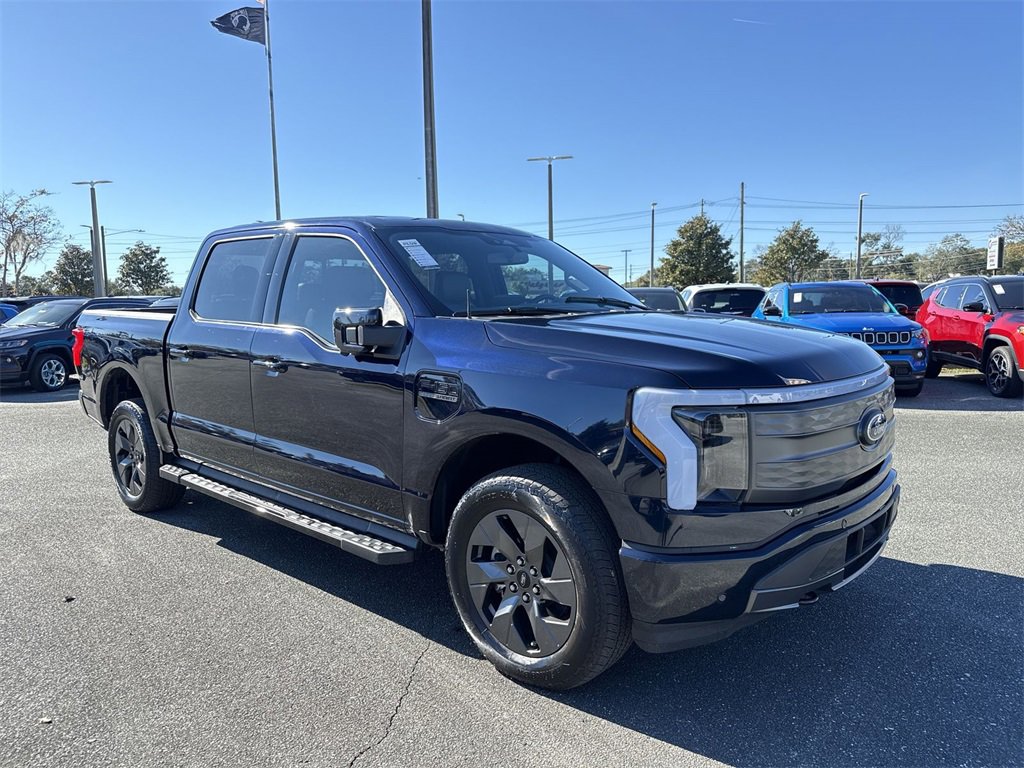 Used 2022 Ford F150 Lightning Lariat image 1