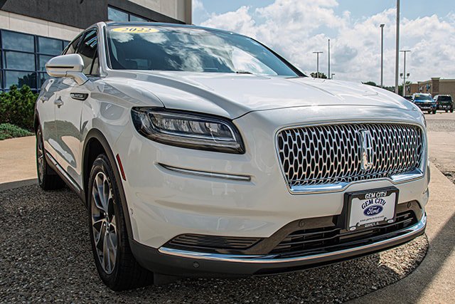 Used 2022 Lincoln Nautilus Reserve w/ Equipment Group 201A AWD/4WD image 7