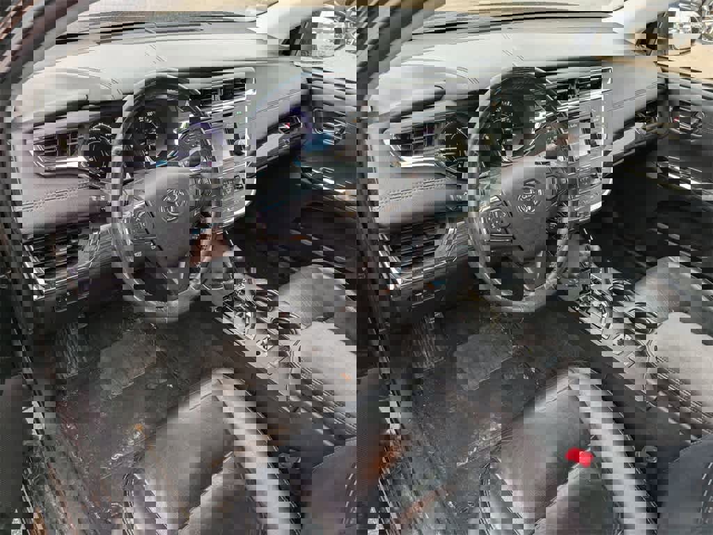 Used 2013 Toyota Avalon XLE Premium image 14