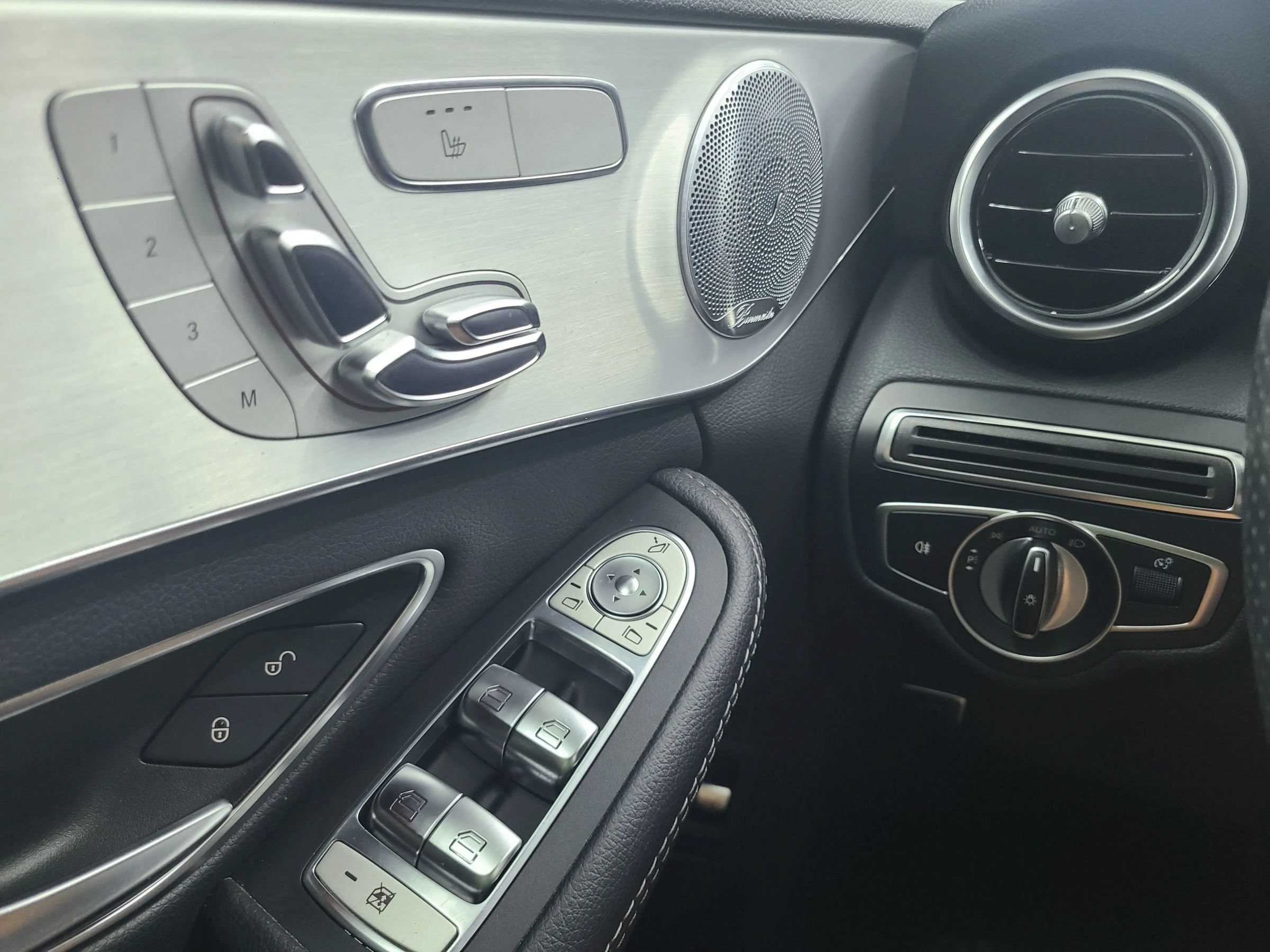 Used 2018 Mercedes-Benz C 300 4MATIC Sedan image 30