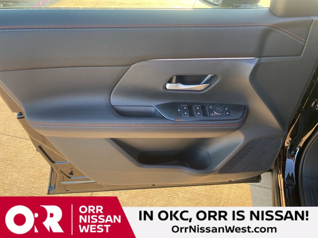 New 2026 Nissan Kicks SR w/ Cold Weather Package AWD/4WD image 13