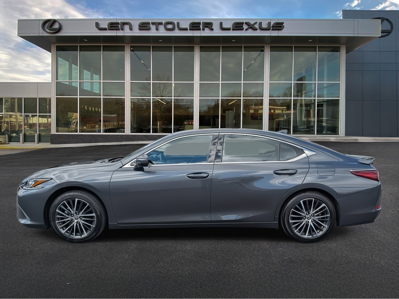 Certified 2025 Lexus ES 350 w/ Premium Package image 6