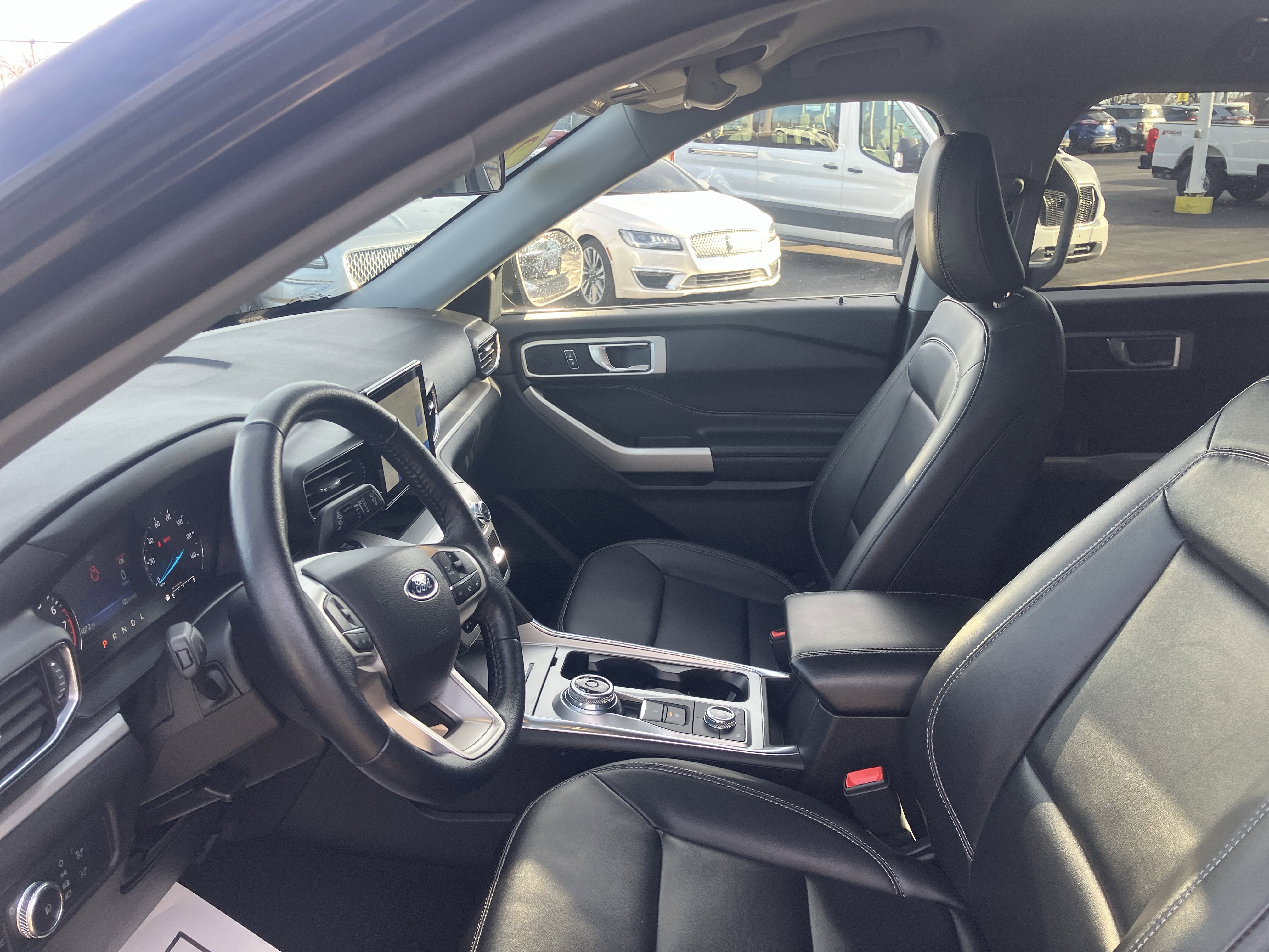 Used 2022 Ford Explorer XLT w/ Equipment Group 202A image 20