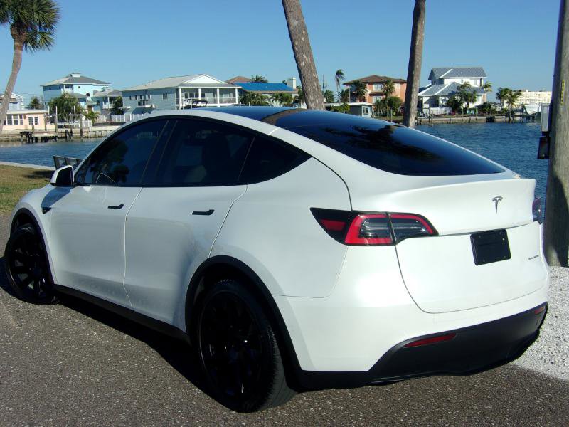 Used 2021 Tesla Model Y Long Range image 17