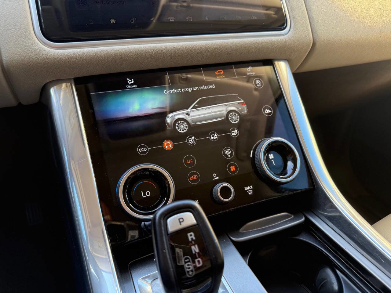 Used 2019 Land Rover Range Rover Sport SE image 40