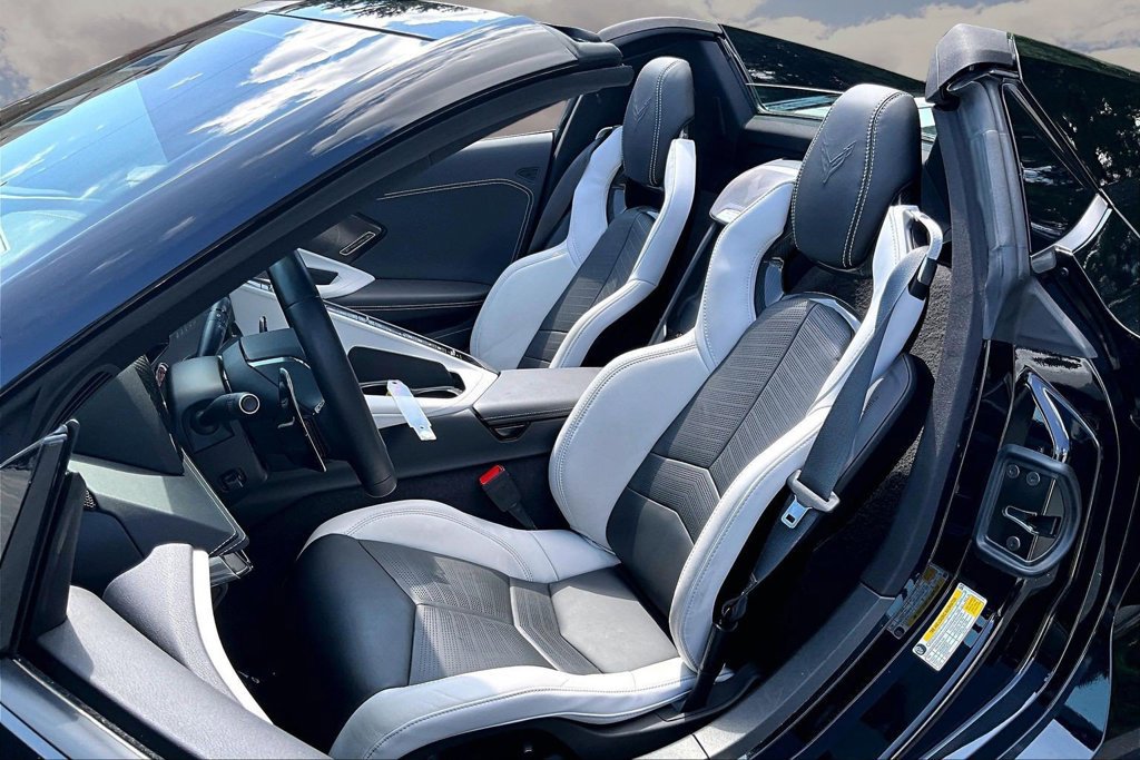 Used 2023 Chevrolet Corvette Stingray Preferred Conv w/ Stealth Interior Trim Package RWD image 20