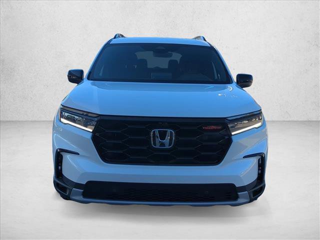 Used 2025 Honda Pilot TrailSport image 9