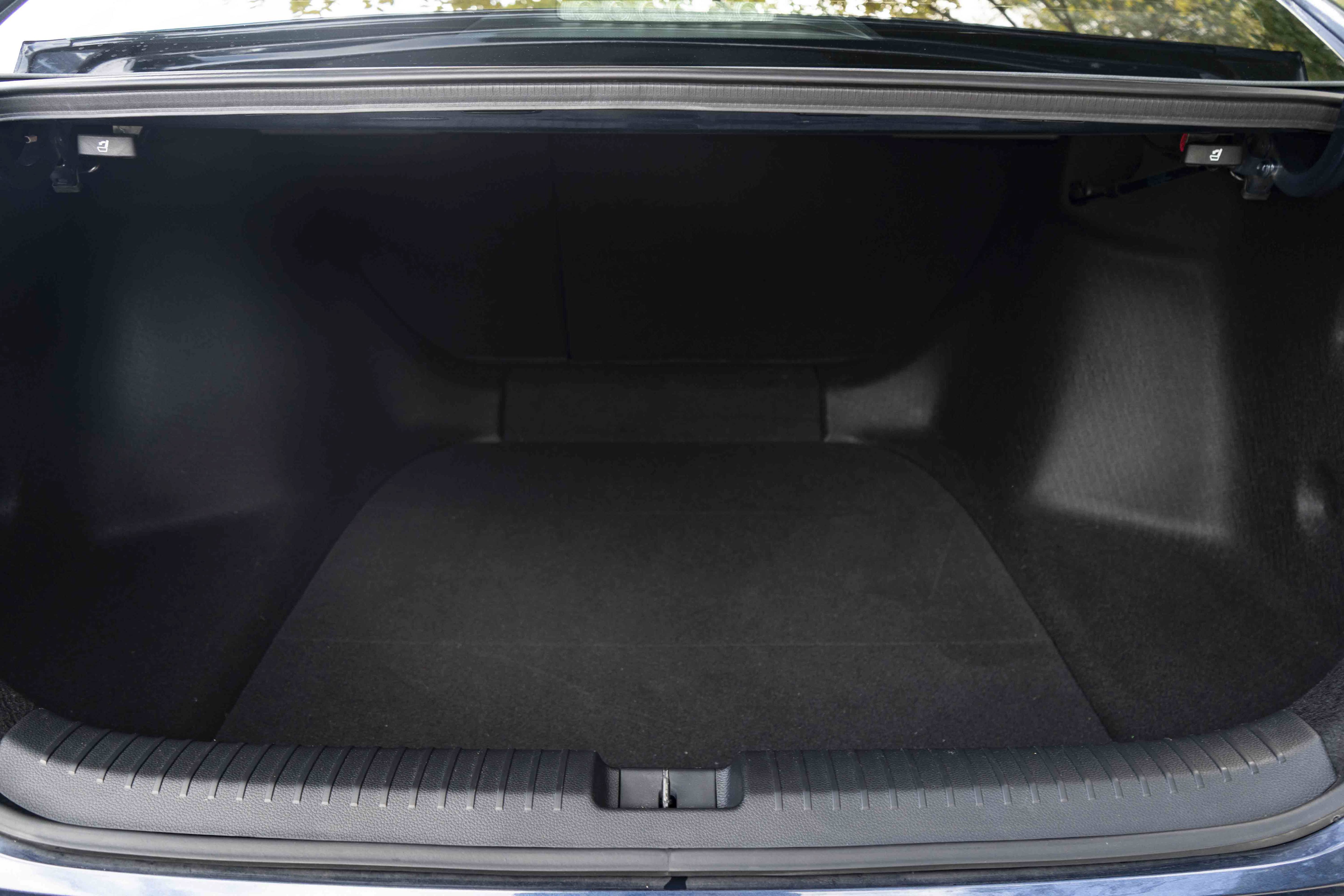 Certified 2024 Honda Accord EX image 40