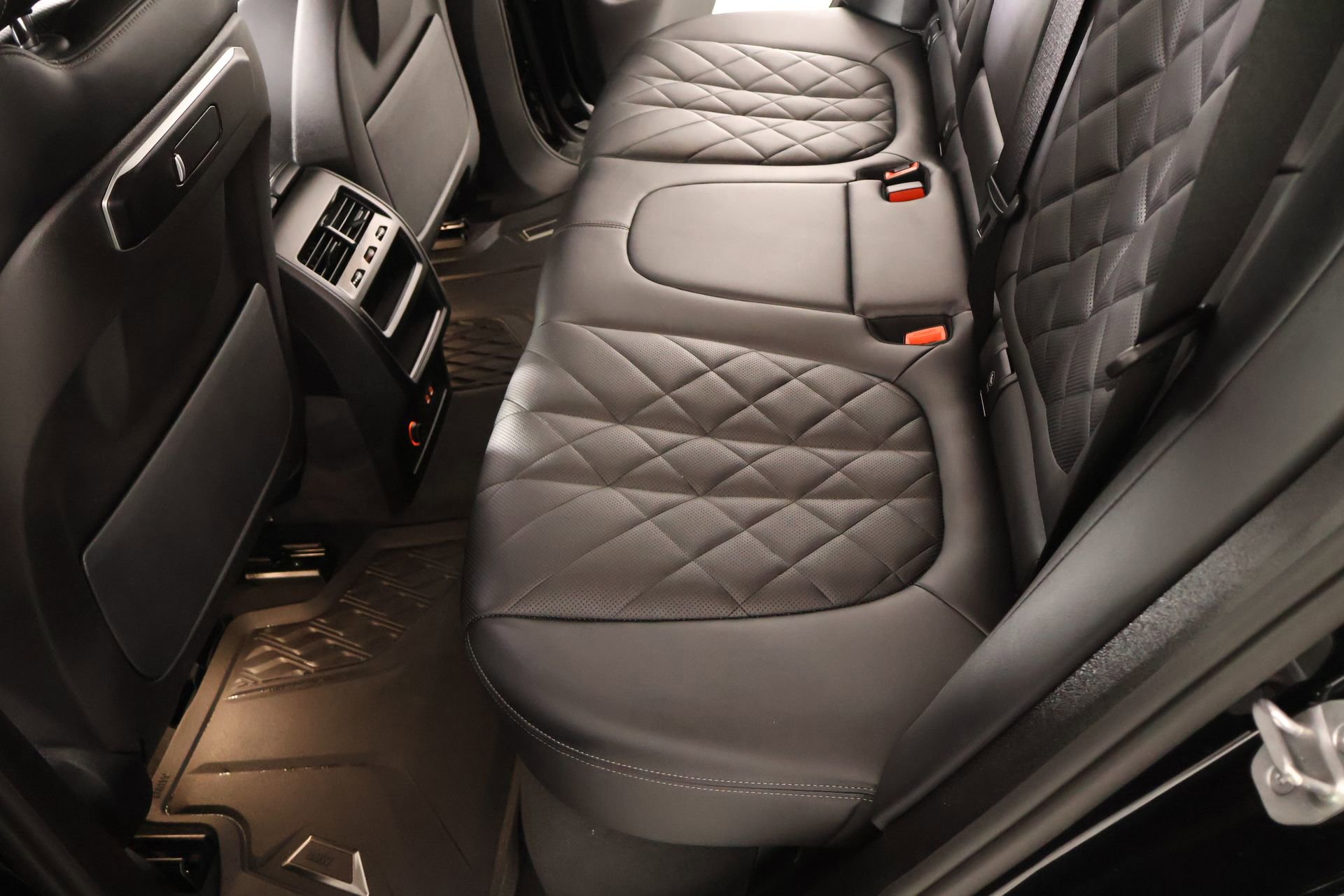 Used 2025 BMW X5 xDrive40i w/ Premium Package image 13