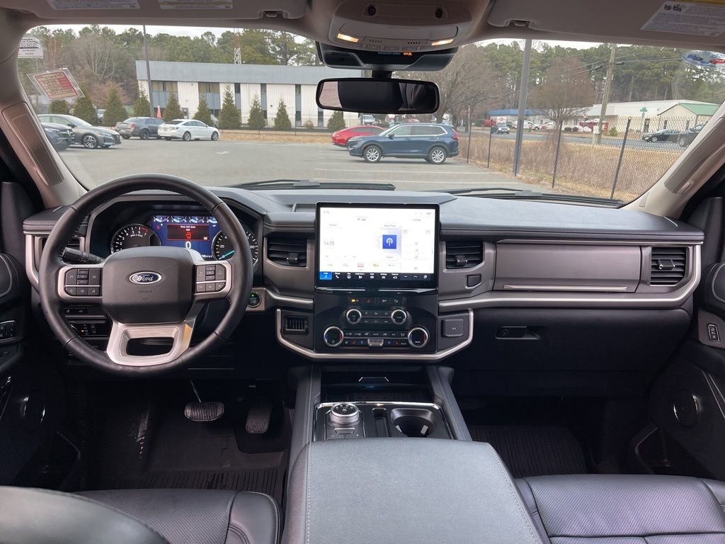Certified 2024 Ford Expedition XLT image 8