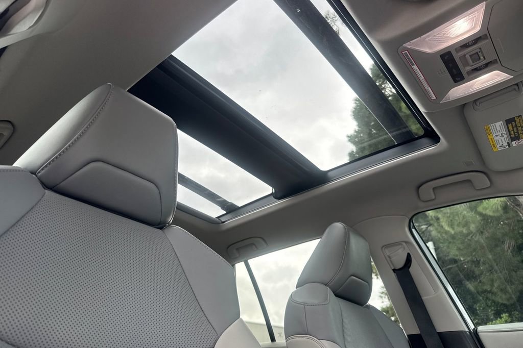 Used 2023 Toyota RAV4 Limited image 16