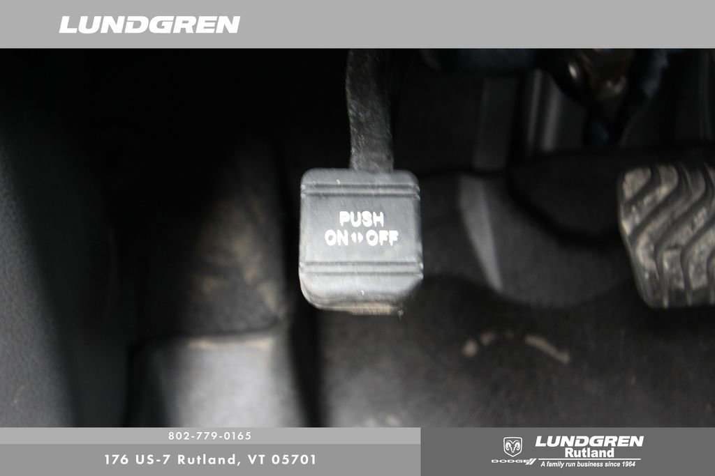 Used 2020 Nissan Rogue SV image 16