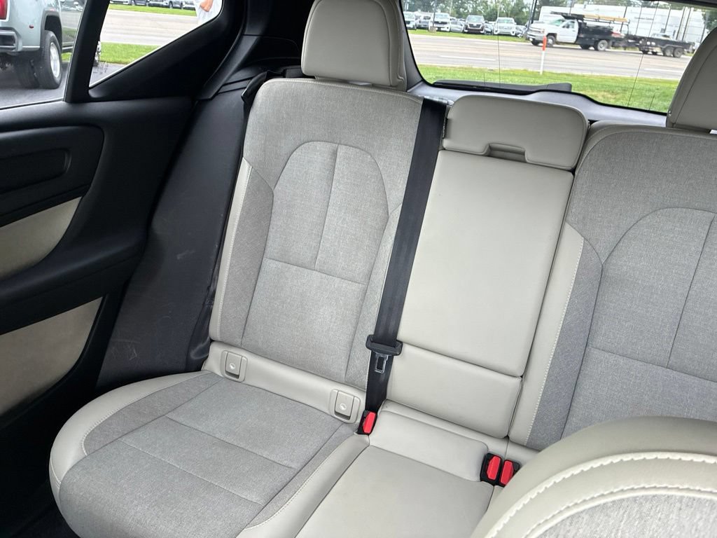 Used 2020 Volvo XC40 T5 Momentum AWD/4WD image 11