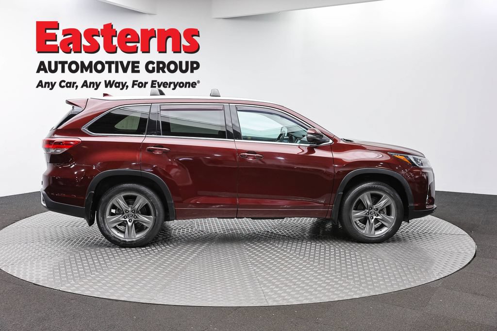 Used 2019 Toyota Highlander Limited Platinum AWD/4WD image 4